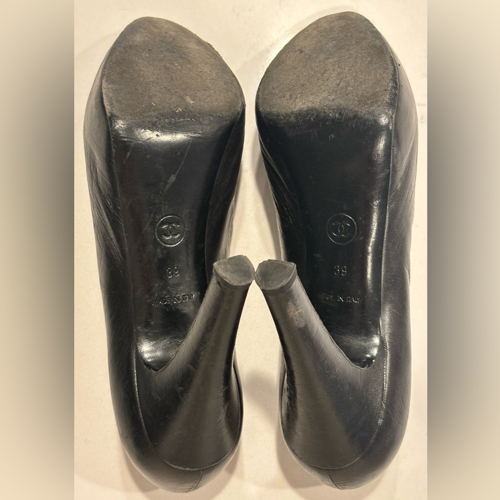 CHANEL G25723 Black Leather Peep-Toe Pumps - Interlocking CC Logo - Size 39 - Picture 6 of 15